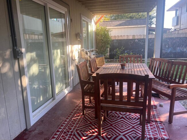Foto del edificio - 521 38th Avenue, Unit 1A