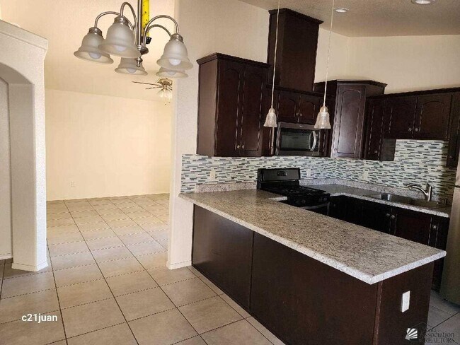 Foto del edificio - 3988 E Hoyos St