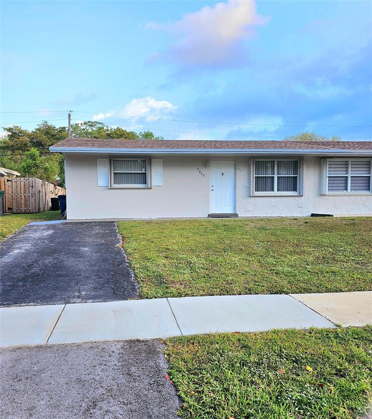 Foto principal - 9469 SW 52nd St