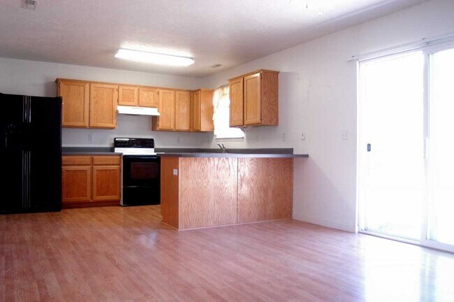 Foto del edificio - 4013 Lake Mountain Dr