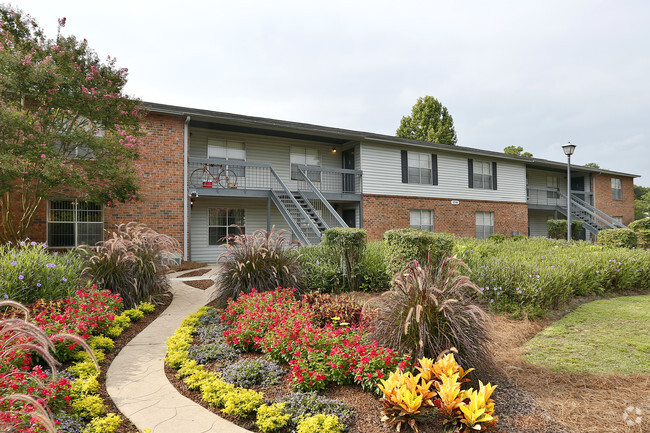 Building Photo - Village Square