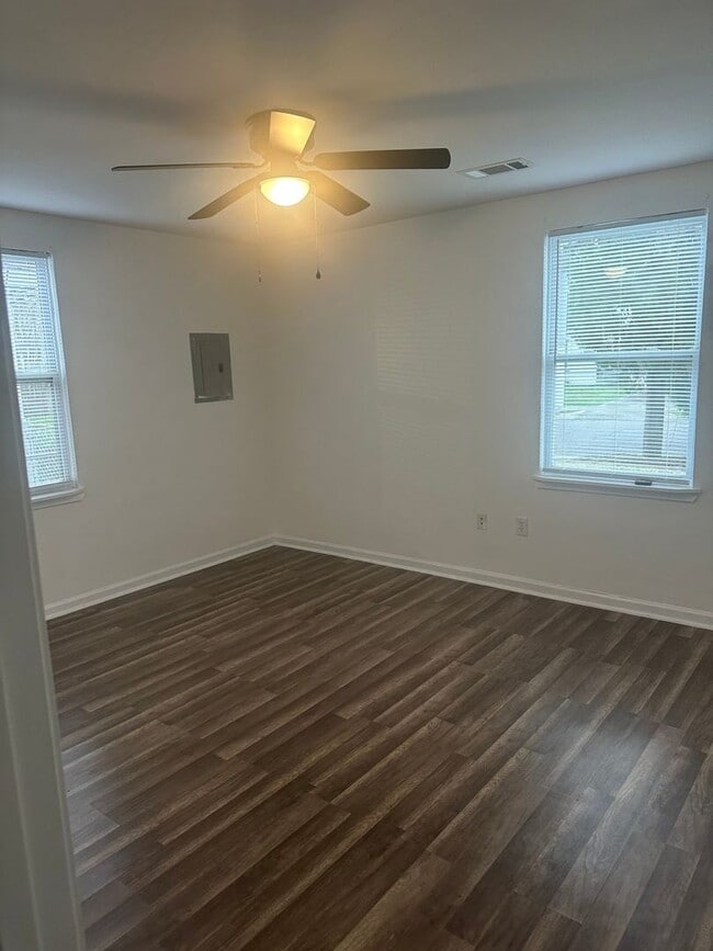 Building Photo - 4304 Pauger St