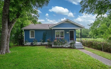 Building Photo - 2033 E Lake Blvd