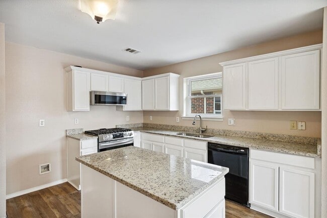 Building Photo - 12225 Peak Cir