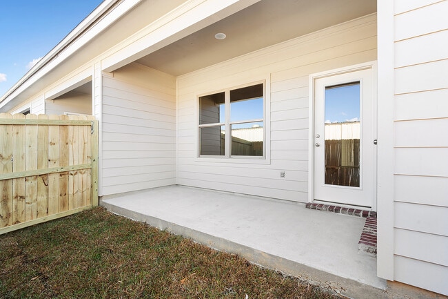 Building Photo - 8064 Cecil Dr