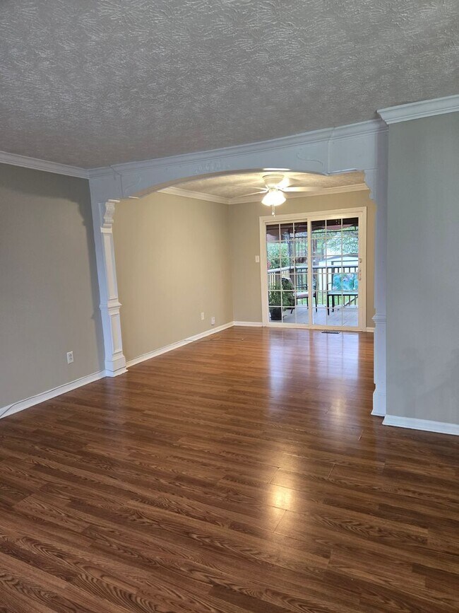 Foto del edificio - Very Nice Split Level Home in the Cove Lak...