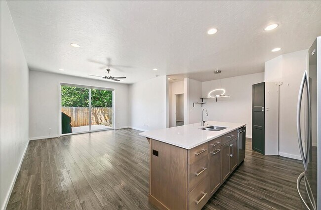 Foto del edificio - West Boise Bungalow with Modern Upgrades &...