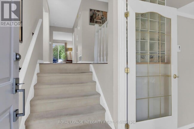 Building Photo - 36 Greenboro Crescent