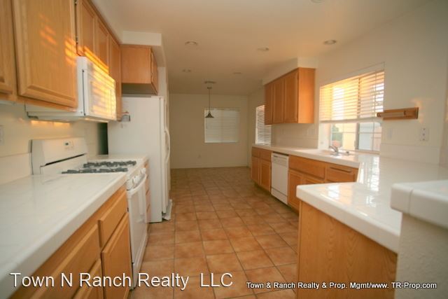 Foto del edificio - 2 br, 2 bath House - 2242 Larkspur Dr.