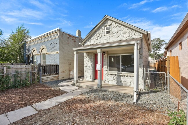 Building Photo - 2 Bedroom single family home in Denver