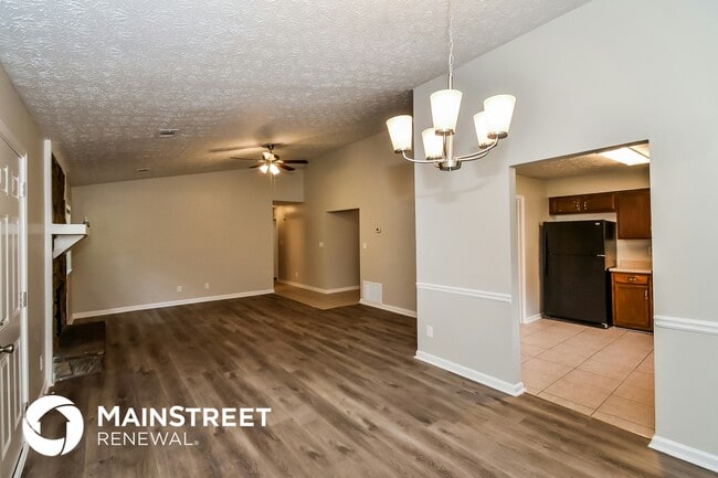 Building Photo - 263 Independence Dr