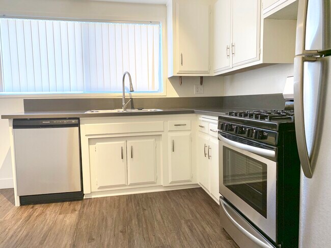 Building Photo - 3772 Lockland Dr