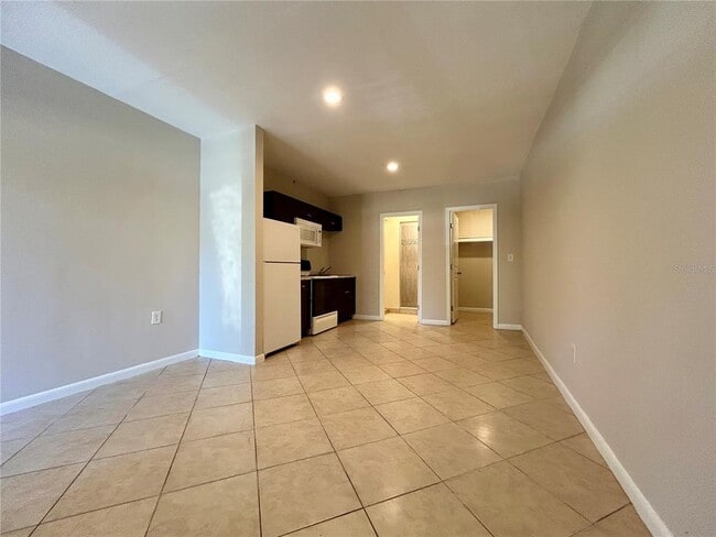 Building Photo - 104 S Lake Starr Blvd