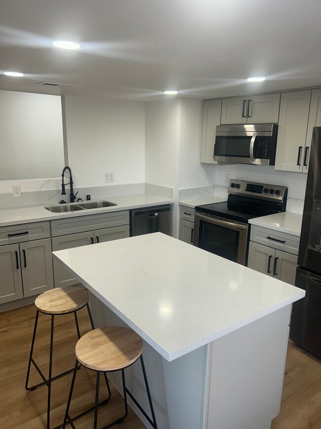 Foto del edificio - 3790 Shirebrook Dr