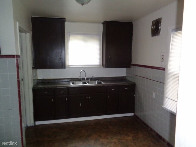 Foto del edificio - 2 br, 1 bath House - 5293 Hereford St
