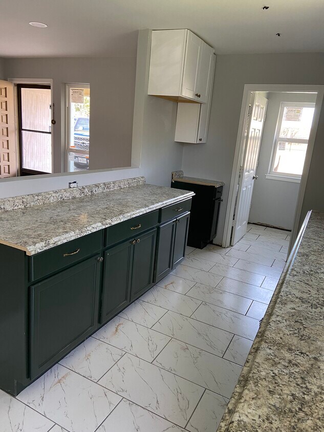 Foto principal - 126 Oak Hill Dr