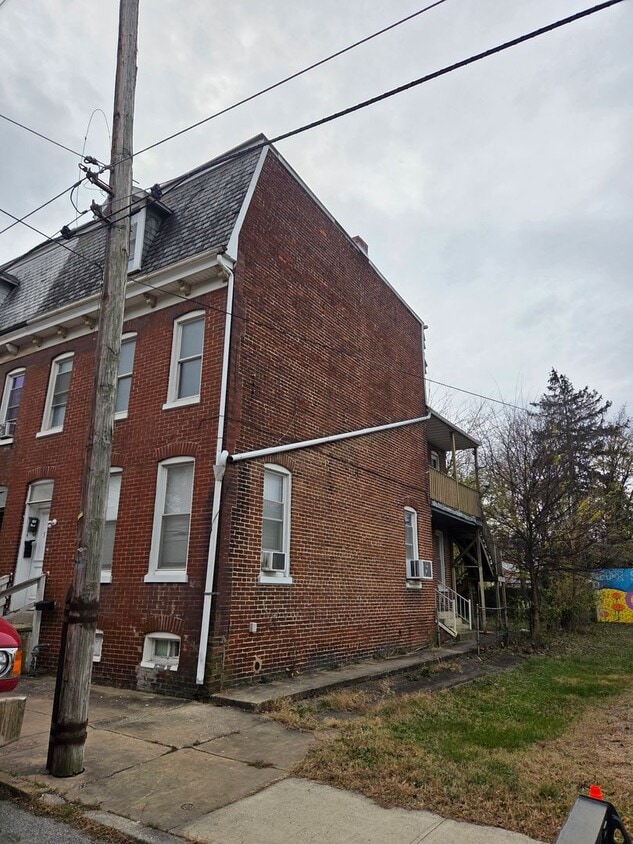 Primary Photo - 510 N Pershing Ave