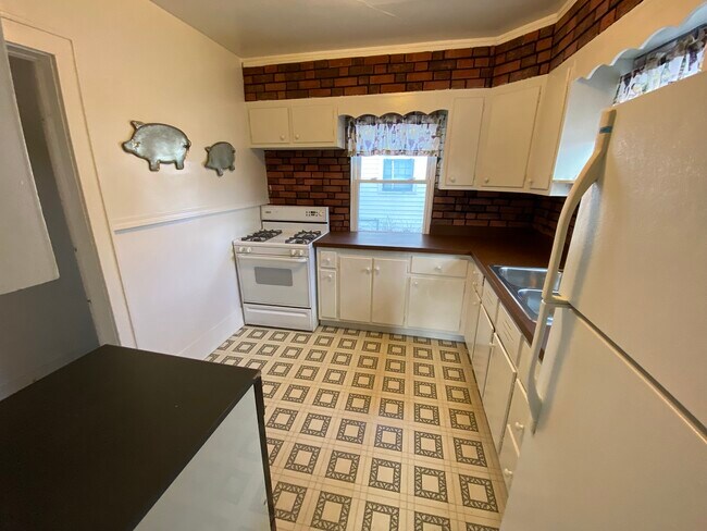 Foto del edificio - 2425 Overhill Rd