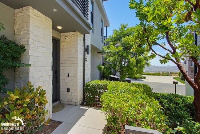 Building Photo - Modern and Stylish 2Bdm 2.5Ba Home in the Civita Community of Mission Valley!