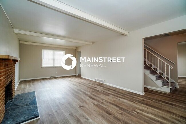 Foto del edificio - 4 Bedroom Pet-Friendly Home in Columbus, OH with Main Street Renewal