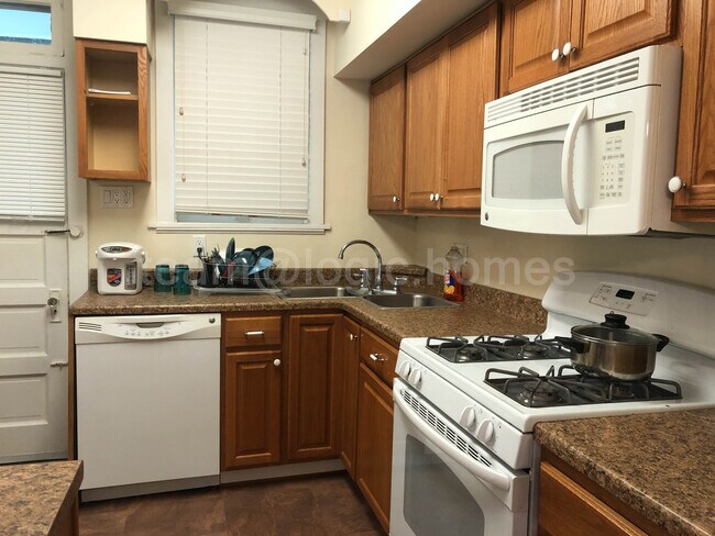 Cocina - 6354 Alderson St