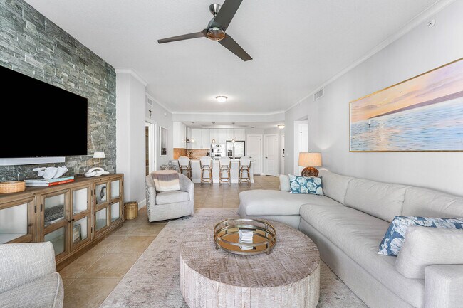 Foto del edificio - 1024 Bay Colony Dr S