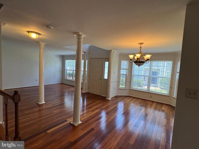 Foto del edificio - 1041 Greenes Way Cir
