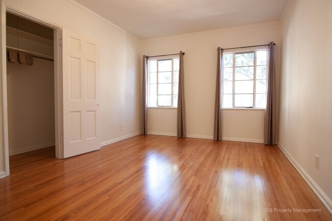 Foto del edificio - Hillside, 7101-7111 1/2