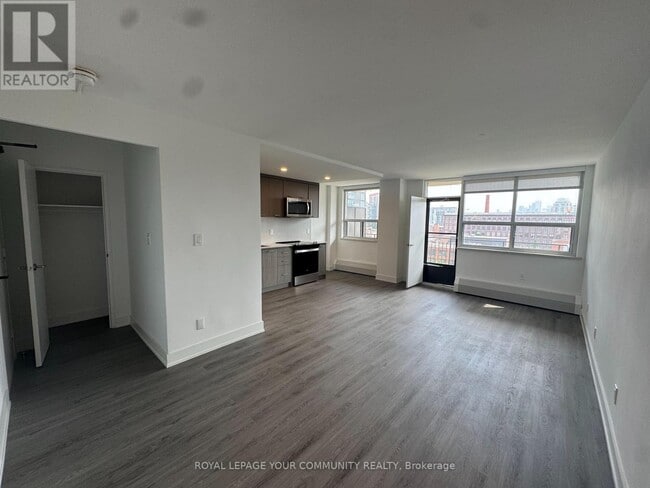 Building Photo - 135 Tyndall Ave