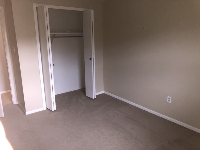 Bedroom 3 - 666 W Ferry St