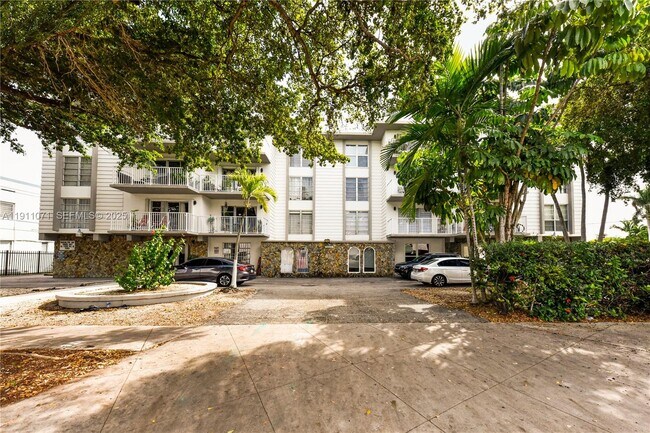 Foto del edificio - 1220 71st St