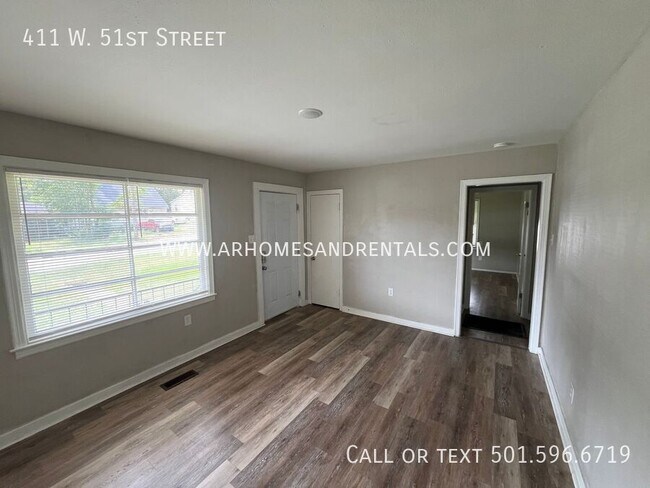 Building Photo - 411 W 51st St