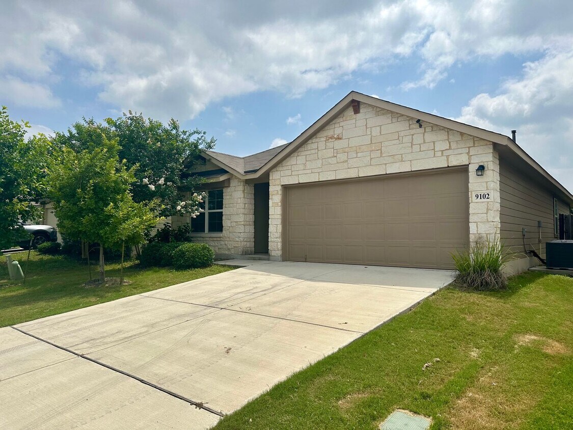 Foto principal - Fantastic Amenities ~ 4/2 Single Story w/ ...