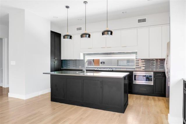 Foto principal - 3708 W Beverly Dr