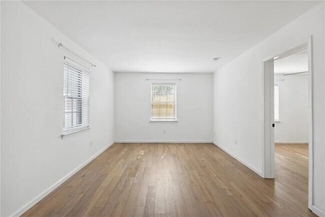 Living room - 1532 St Andrew St