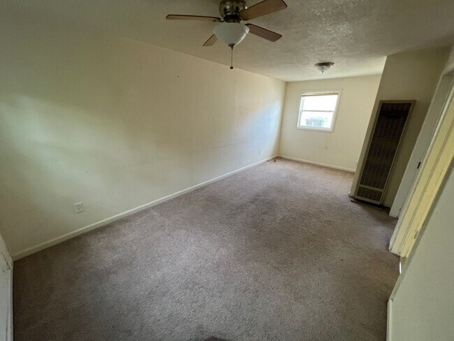 Foto del edificio - 102 E Park Ave