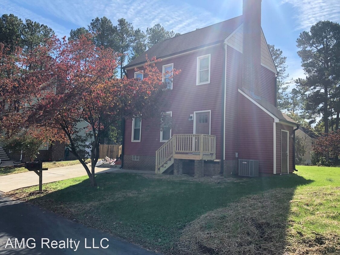 2 br, 2.5 bath House 4300 Whisperwood Drive House Rental in Raleigh