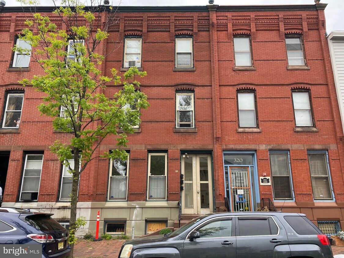 322 W State St Unit 2, Trenton, NJ 08618 Room for Rent in Trenton, NJ