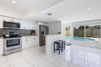 Building Photo - 2440 SW 16th St