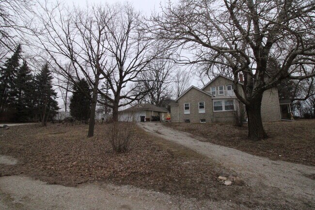 Entrada de coches - 7800 W Forest Home Ave