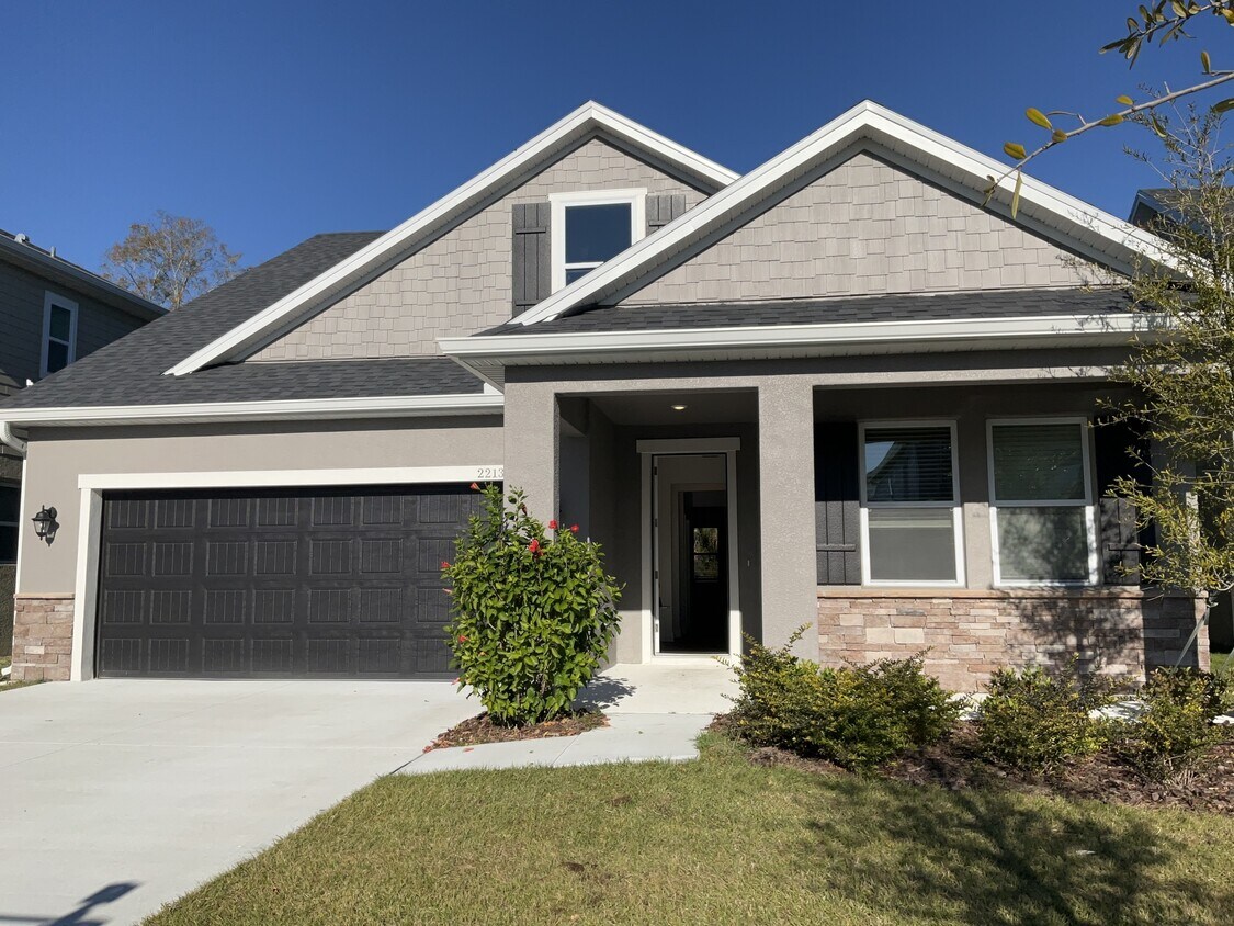 Foto principal - 2213 Saffron Walden Dr