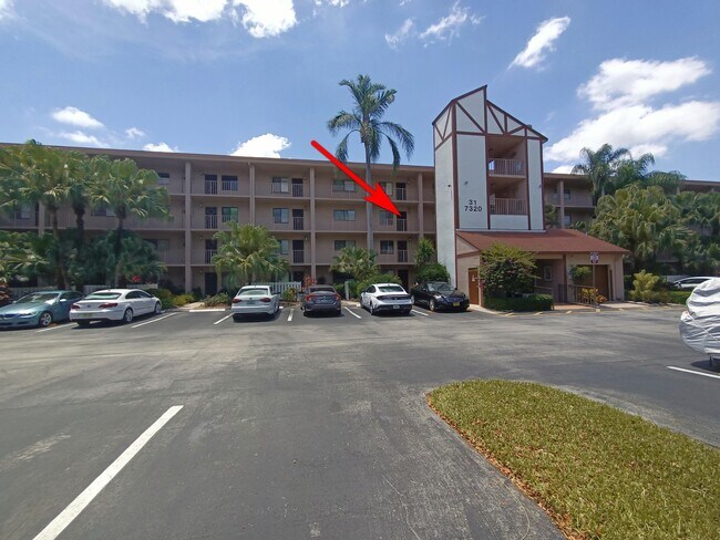 Building Photo - 7320 Amberly Ln