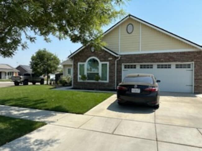 Building Photo - 3052 S Yolo Ct