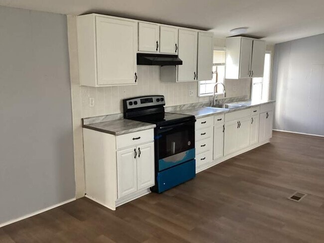 Foto del edificio - 4614 E Old Trail Rd