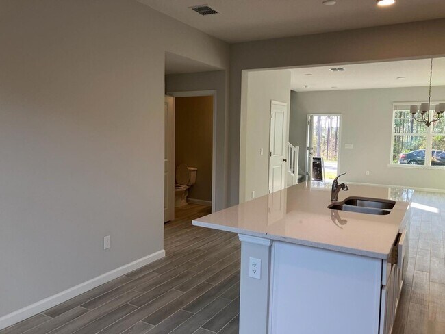 Building Photo - 15523 Bay Brg St