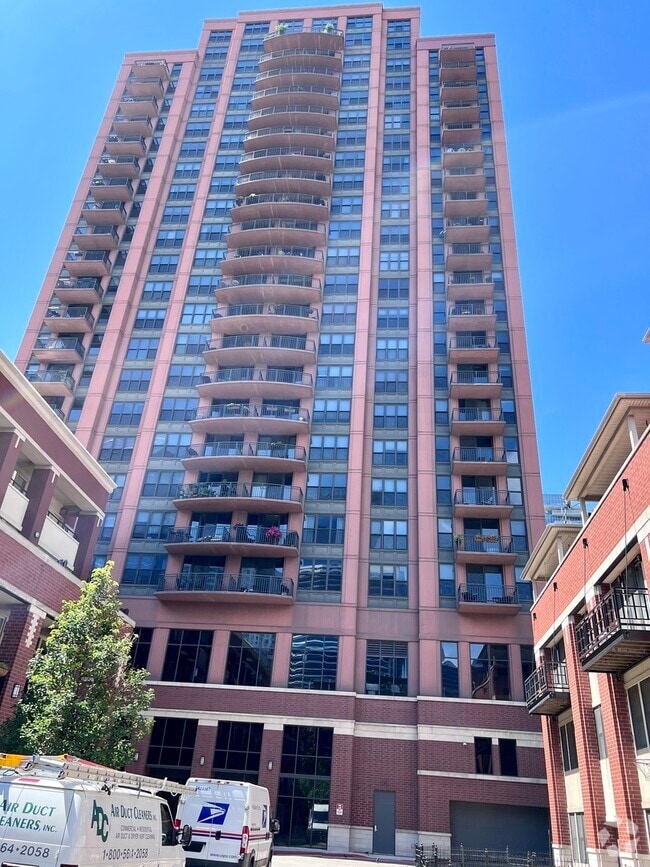 Building Photo - 330 N Jefferson St