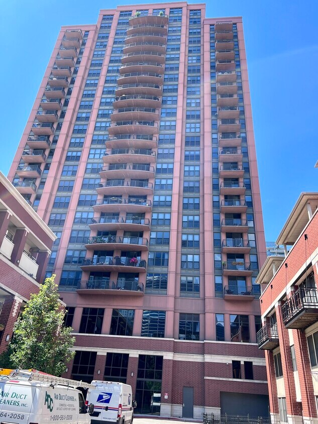 Primary Photo - 330 N Jefferson St
