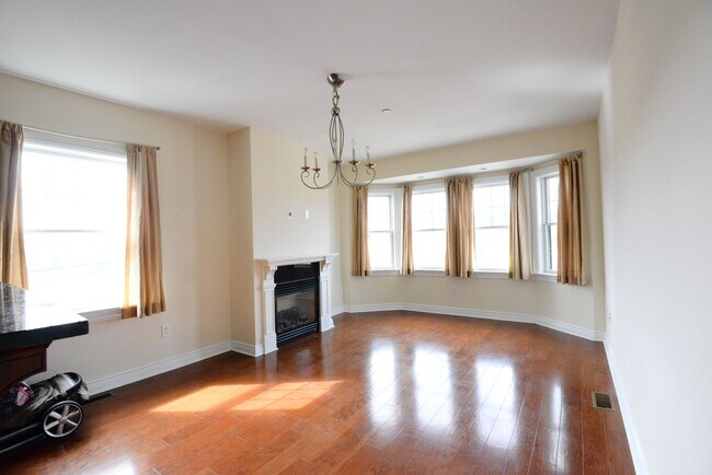 Sala de la chimenea - 100 Sheldrake Pl