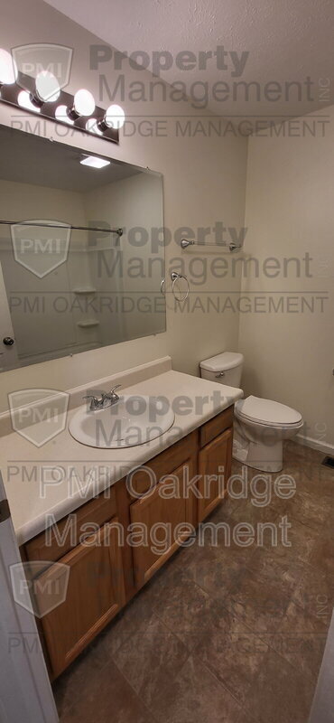 Building Photo - 753 Campbell Rd