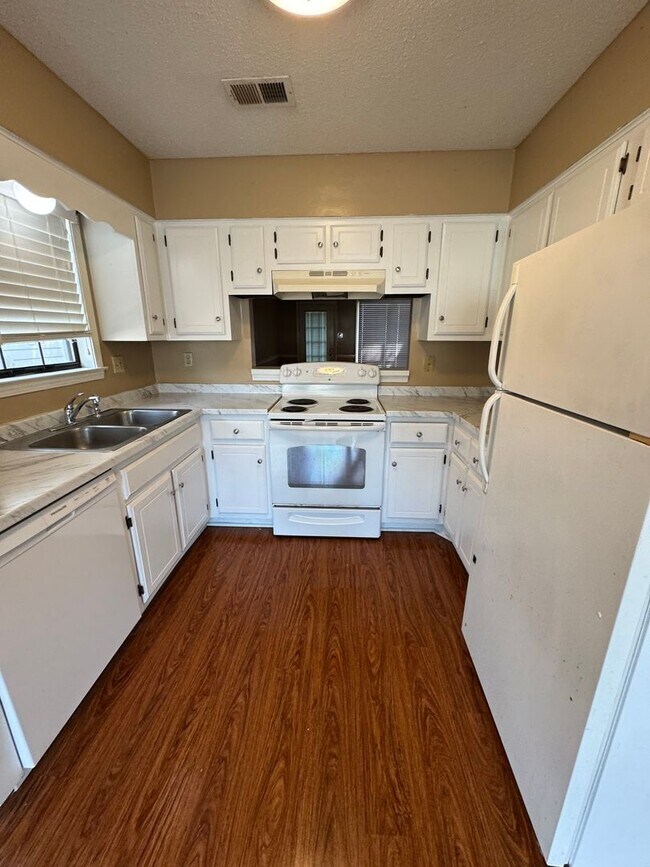 Building Photo - Charming 2 Bedroom 1 Bath | Cordova